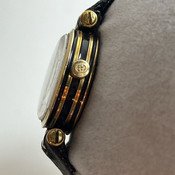 GUCCI “Stacked” black Case Ladies Watch. - Picture 9 of 13